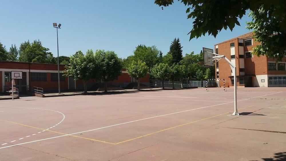 Centro San Viator Hostel Valladolid Exterior foto